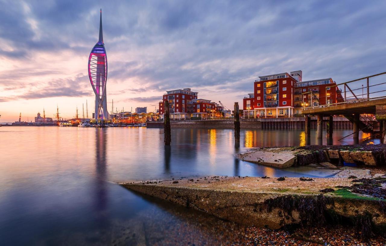 Open Mind Property - 6 Luxury Bedrooms With Free Parking Portsmouth Eksteriør bilde