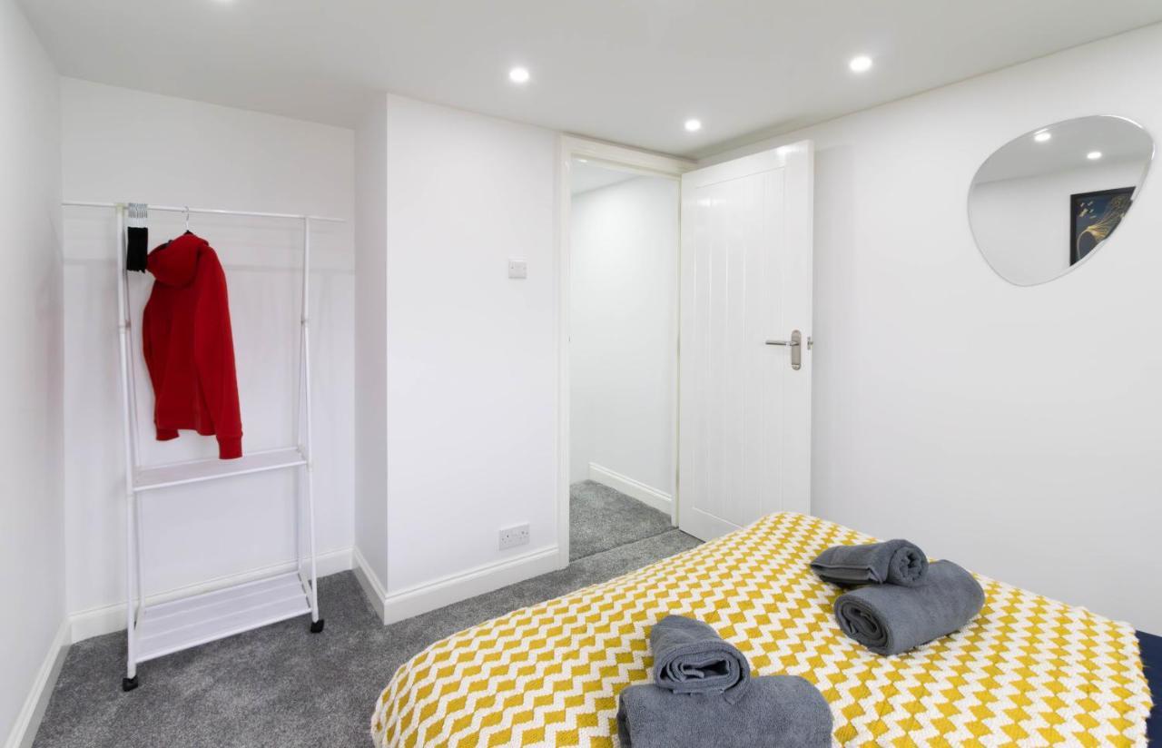 Open Mind Property - 6 Luxury Bedrooms With Free Parking Portsmouth Eksteriør bilde