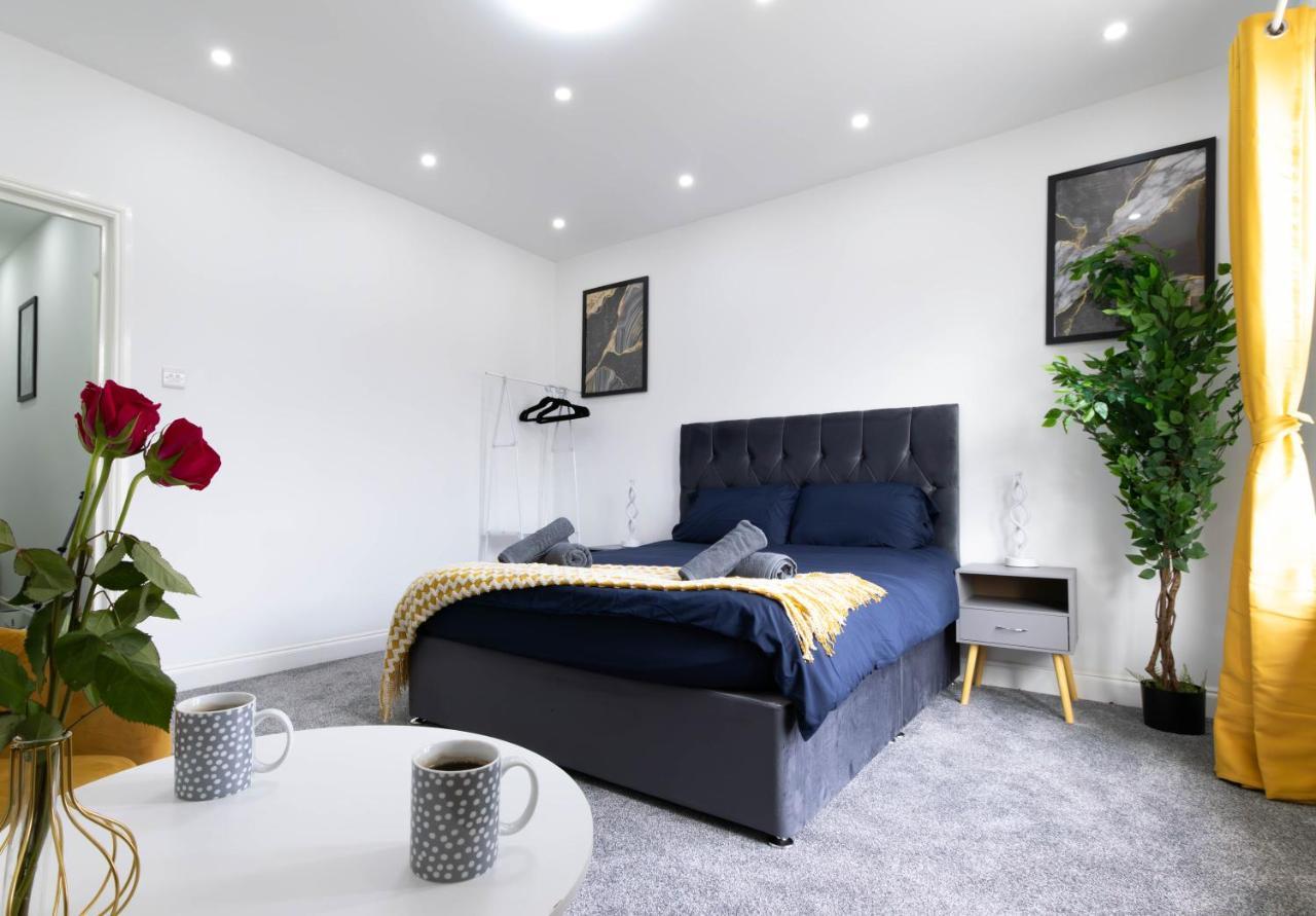 Open Mind Property - 6 Luxury Bedrooms With Free Parking Portsmouth Eksteriør bilde