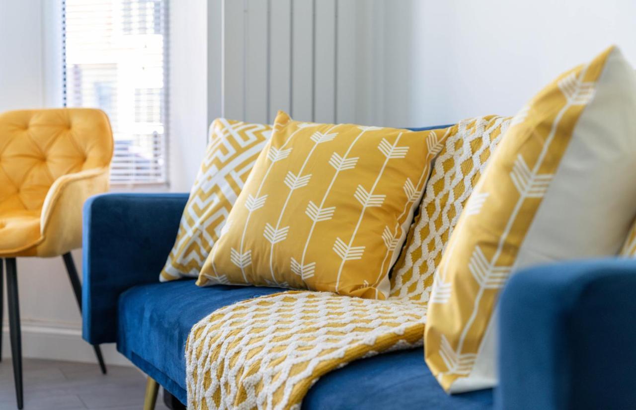 Open Mind Property - 6 Luxury Bedrooms With Free Parking Portsmouth Eksteriør bilde