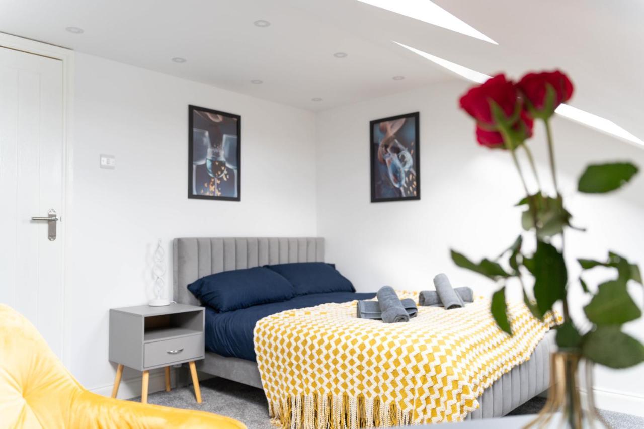 Open Mind Property - 6 Luxury Bedrooms With Free Parking Portsmouth Eksteriør bilde