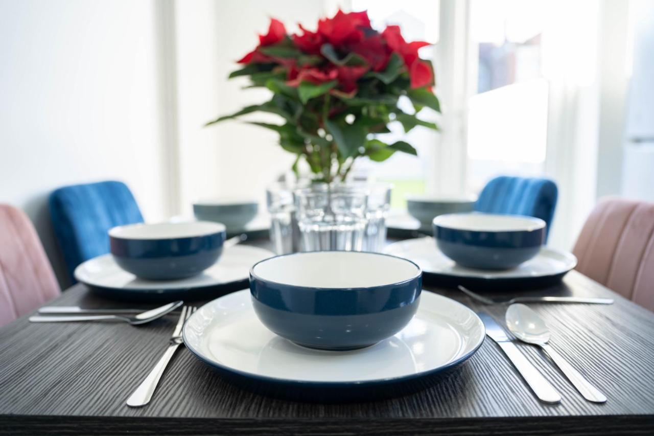 Open Mind Property - 6 Luxury Bedrooms With Free Parking Portsmouth Eksteriør bilde